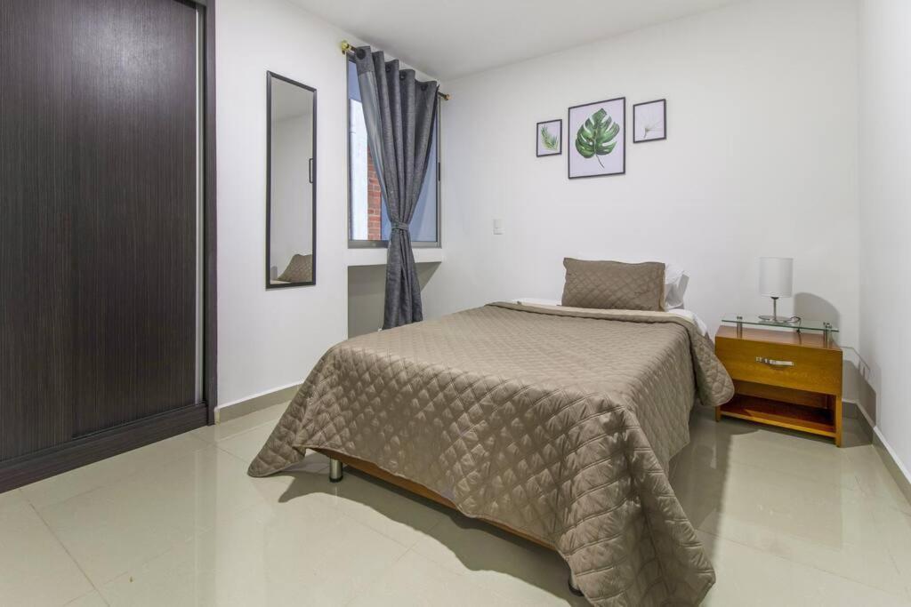 Amplio Apartamento En Calasanz - Estadio 메딜린 외부 사진