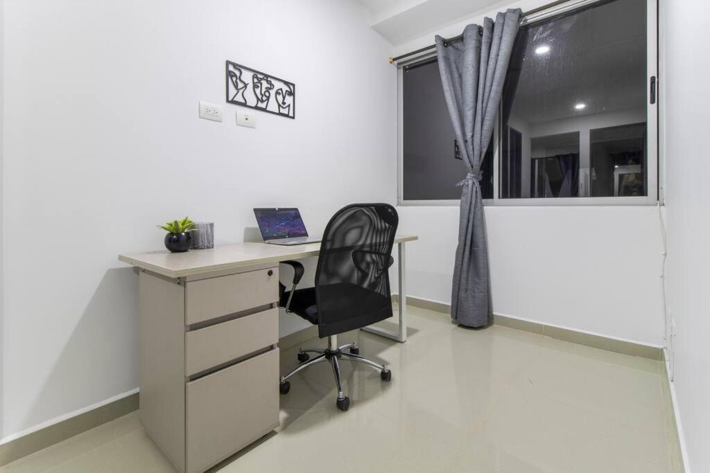 Amplio Apartamento En Calasanz - Estadio 메딜린 외부 사진