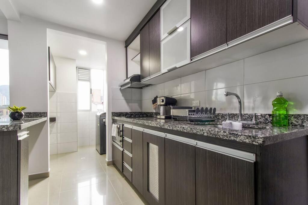 Amplio Apartamento En Calasanz - Estadio 메딜린 외부 사진