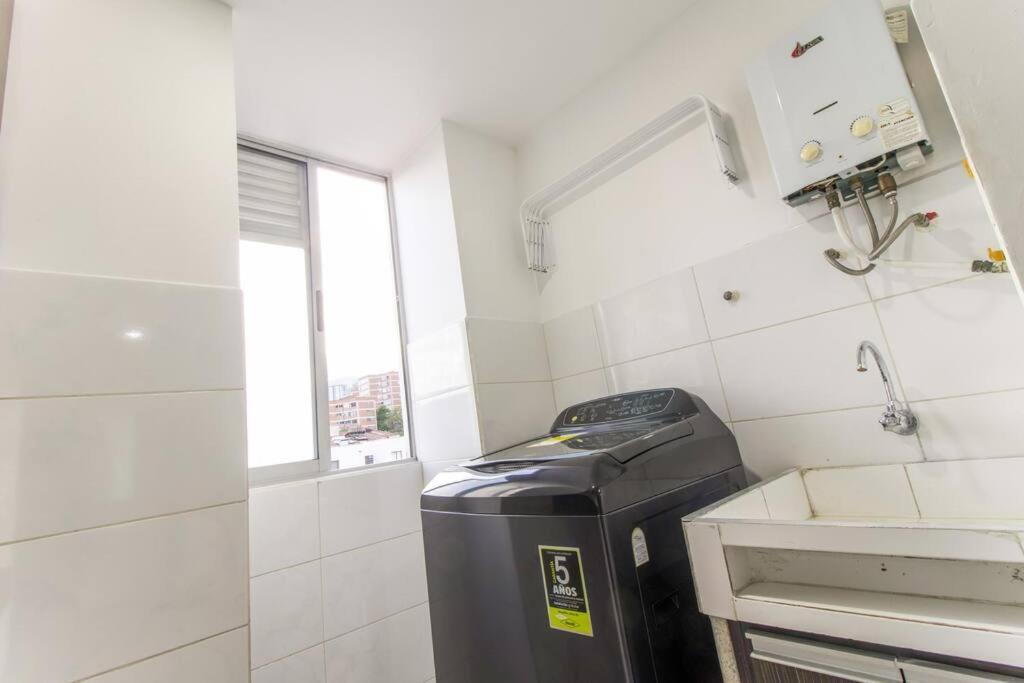Amplio Apartamento En Calasanz - Estadio 메딜린 외부 사진