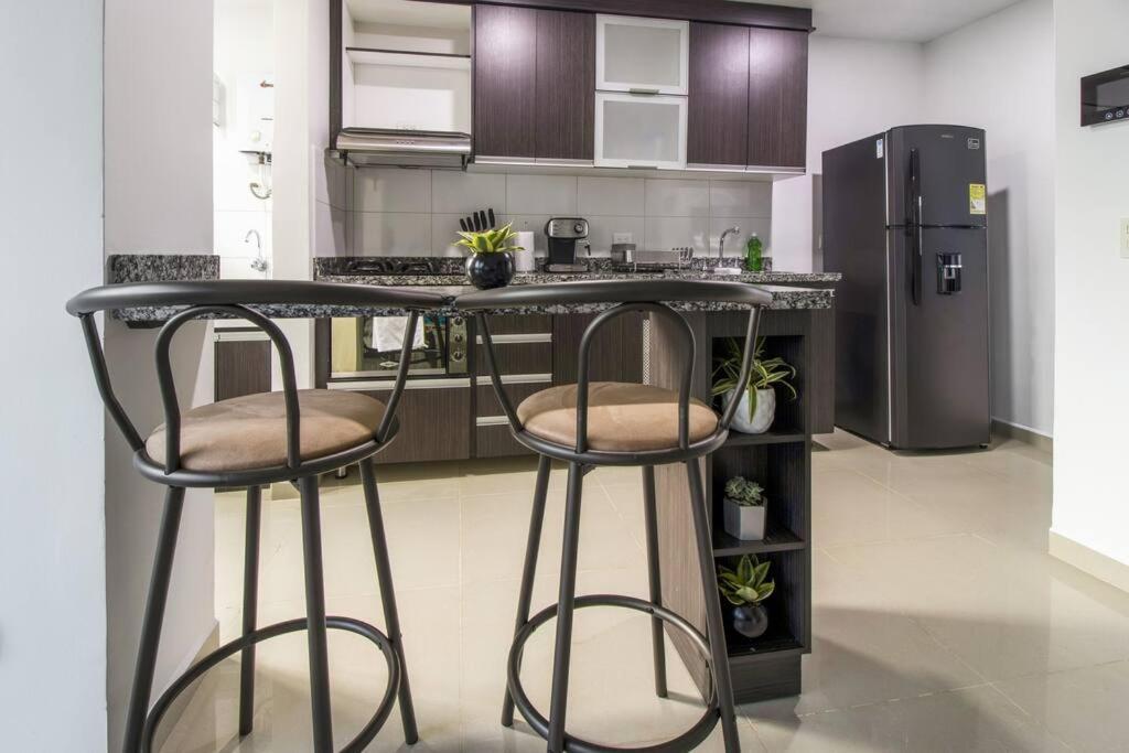 Amplio Apartamento En Calasanz - Estadio 메딜린 외부 사진