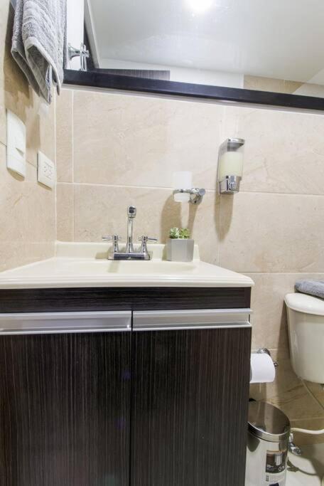 Amplio Apartamento En Calasanz - Estadio 메딜린 외부 사진