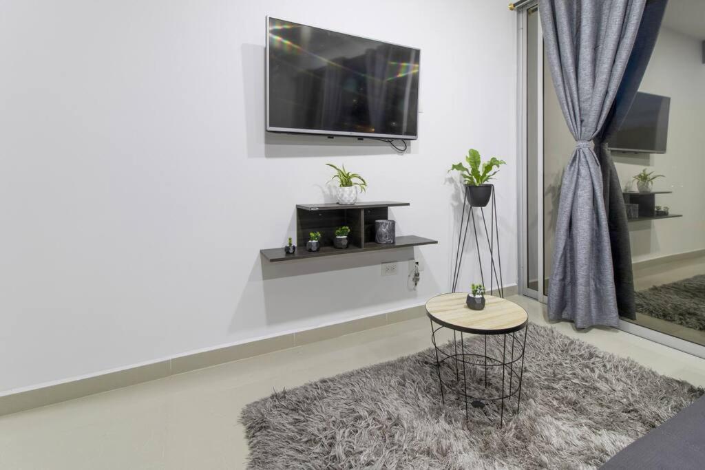 Amplio Apartamento En Calasanz - Estadio 메딜린 외부 사진